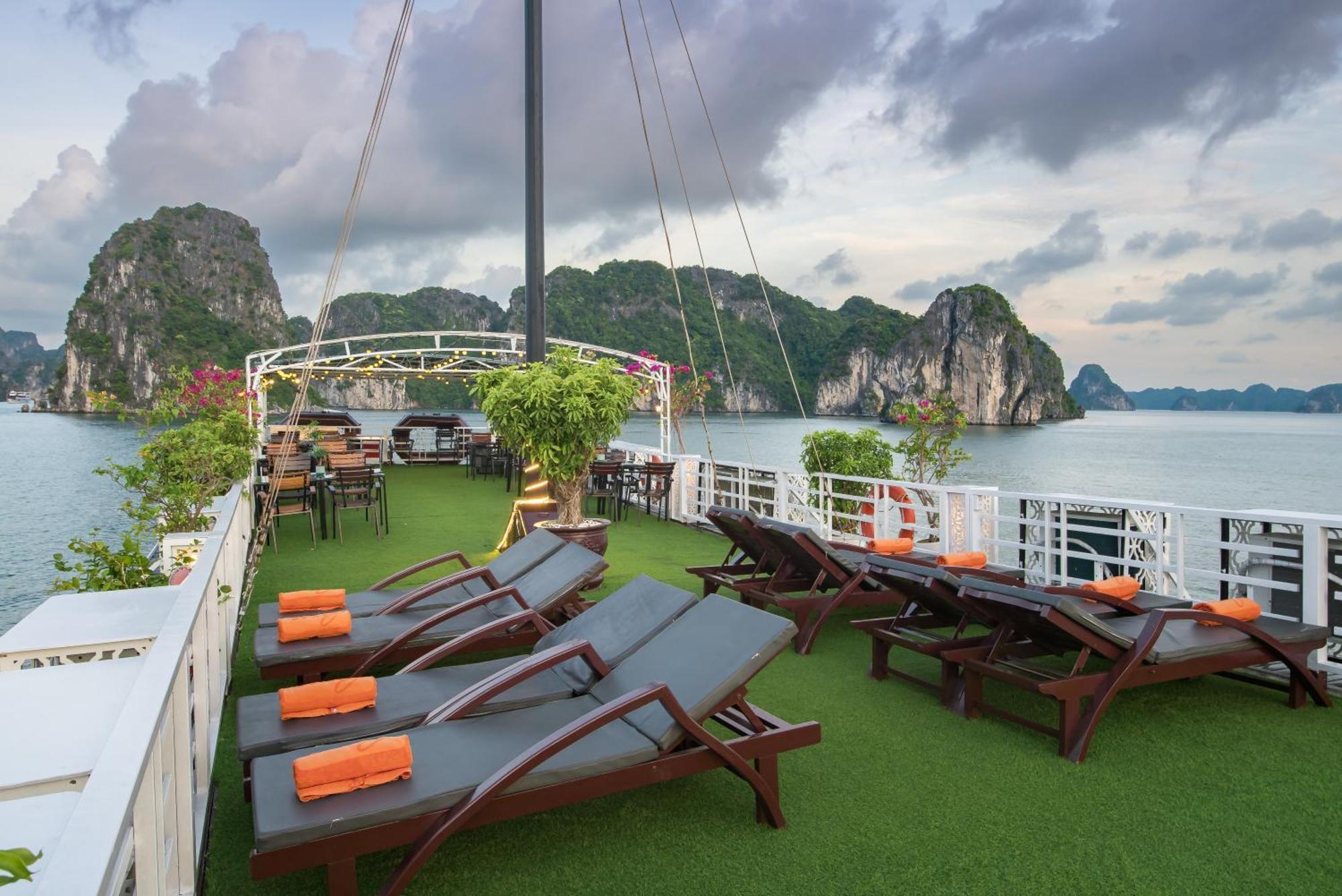 Hotel Renea Cruises Halong Ha Long Zewnętrze zdjęcie