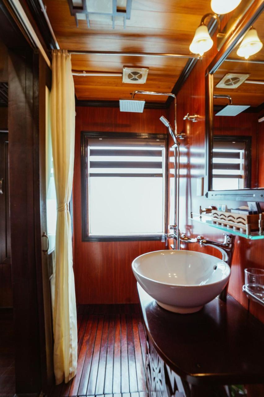 Hotel Renea Cruises Halong Ha Long Zewnętrze zdjęcie